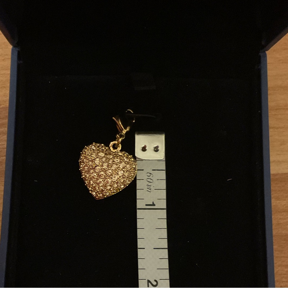NIB Swarovski crystal heart charm - Picture 4 of 4